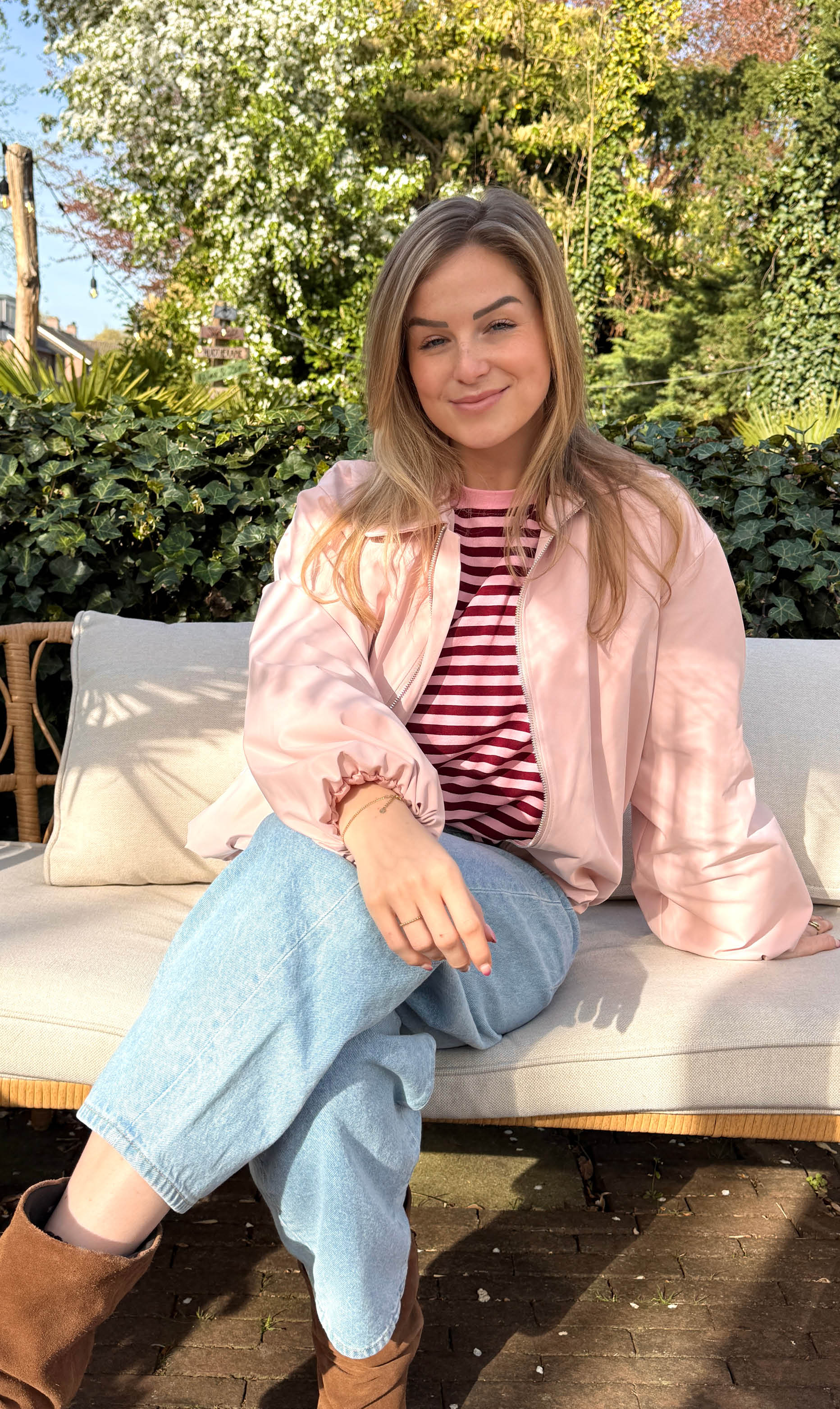 Bomber jacket sari roze