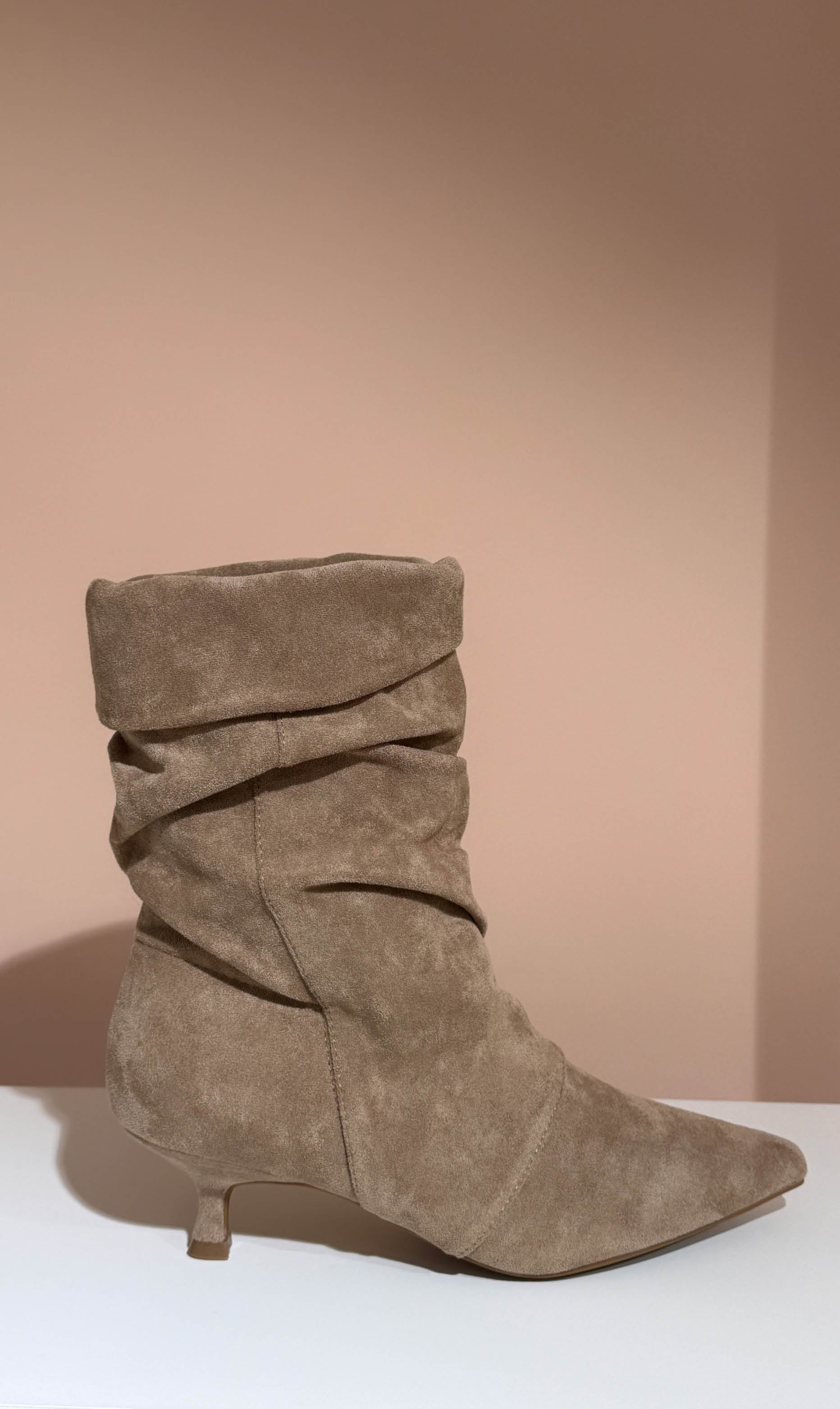 Kittenheel laarsje beige