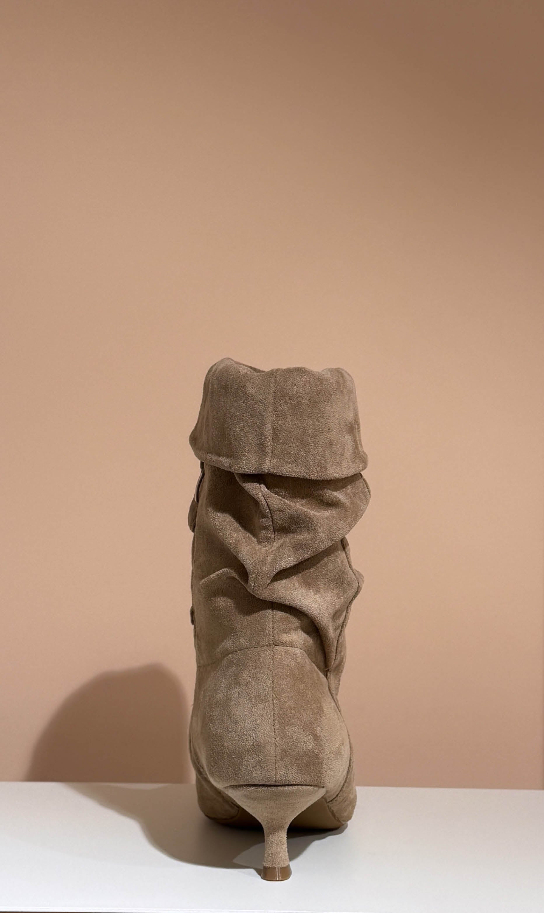 Kittenheel laarsje beige