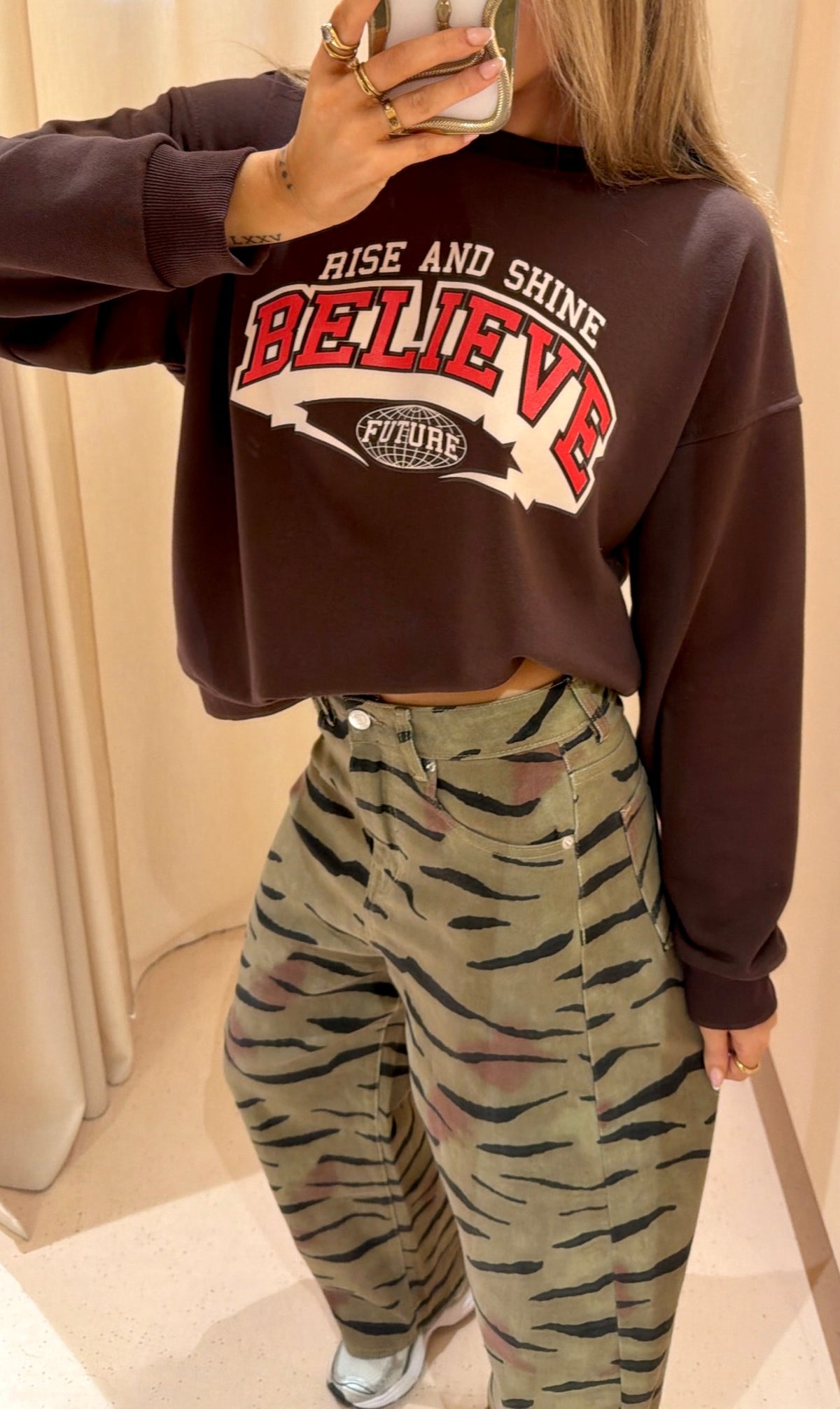 Sweater believe bruin