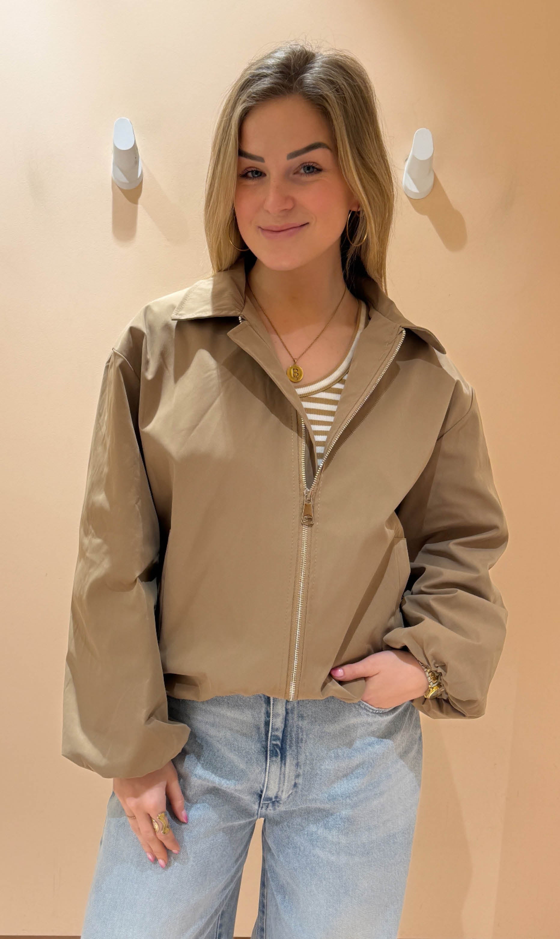 Bomber jacket sari beige