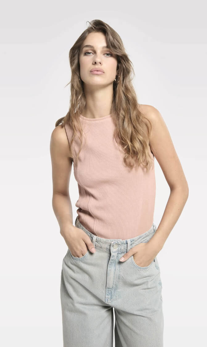 Homage detailes shoulder rib top soft coral