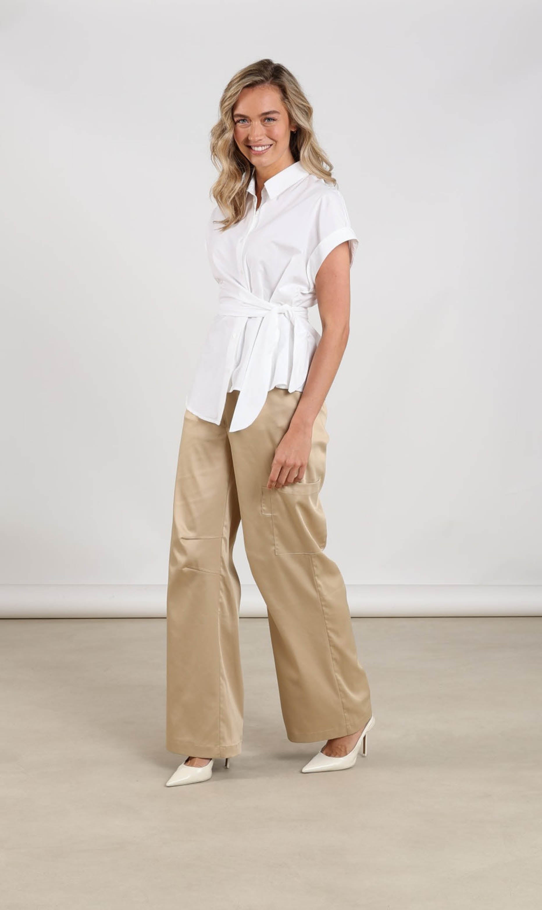 Nukus Aneta top off white